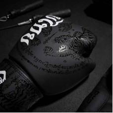 Боксерські рукавиці Phantom Muay Thai Black 16 унцій, код: PHBG2329-16